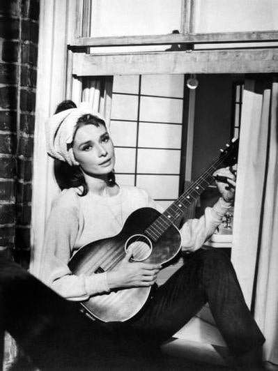 Pinterest Algorithm: How Pinterest sees pin images 2 Audrey Hepburn photo