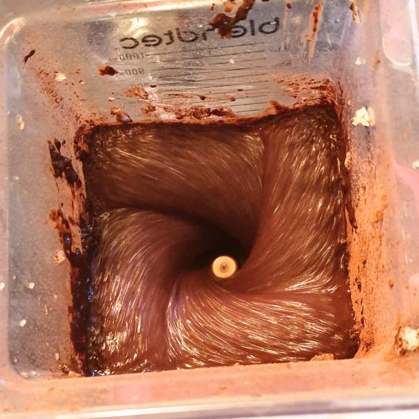 Add to blender 2 eggs, 60gr unsweetened cacao, 1 teaspoon of baking powder, and optional 1 tablespoon erythritol.