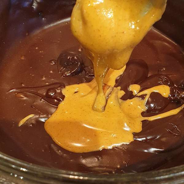 Healthy Low-Carb Ferrero Rocher Roll Pastry Recipe - No Flour Needed! 1