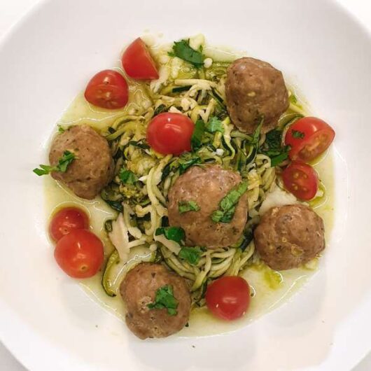 Easy Zucchini Noodles with Pesto Meatballs – KETO, Low-carb 5 Easy Zucchini Noodles with Pesto Meatballs – KETO, Low-carb